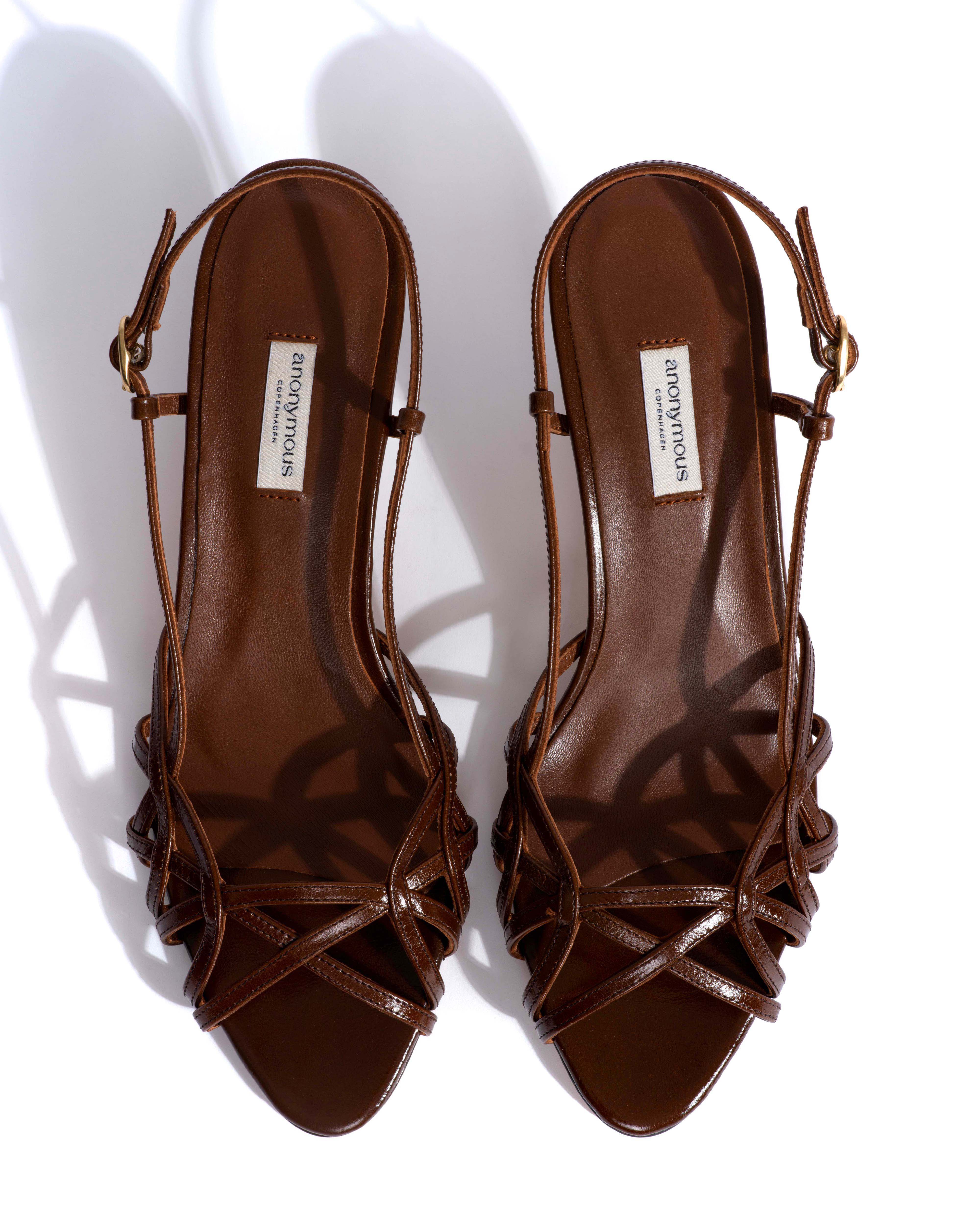 Scarlett 50 kitten Crinkled polished goat Caramel brown - Image 4