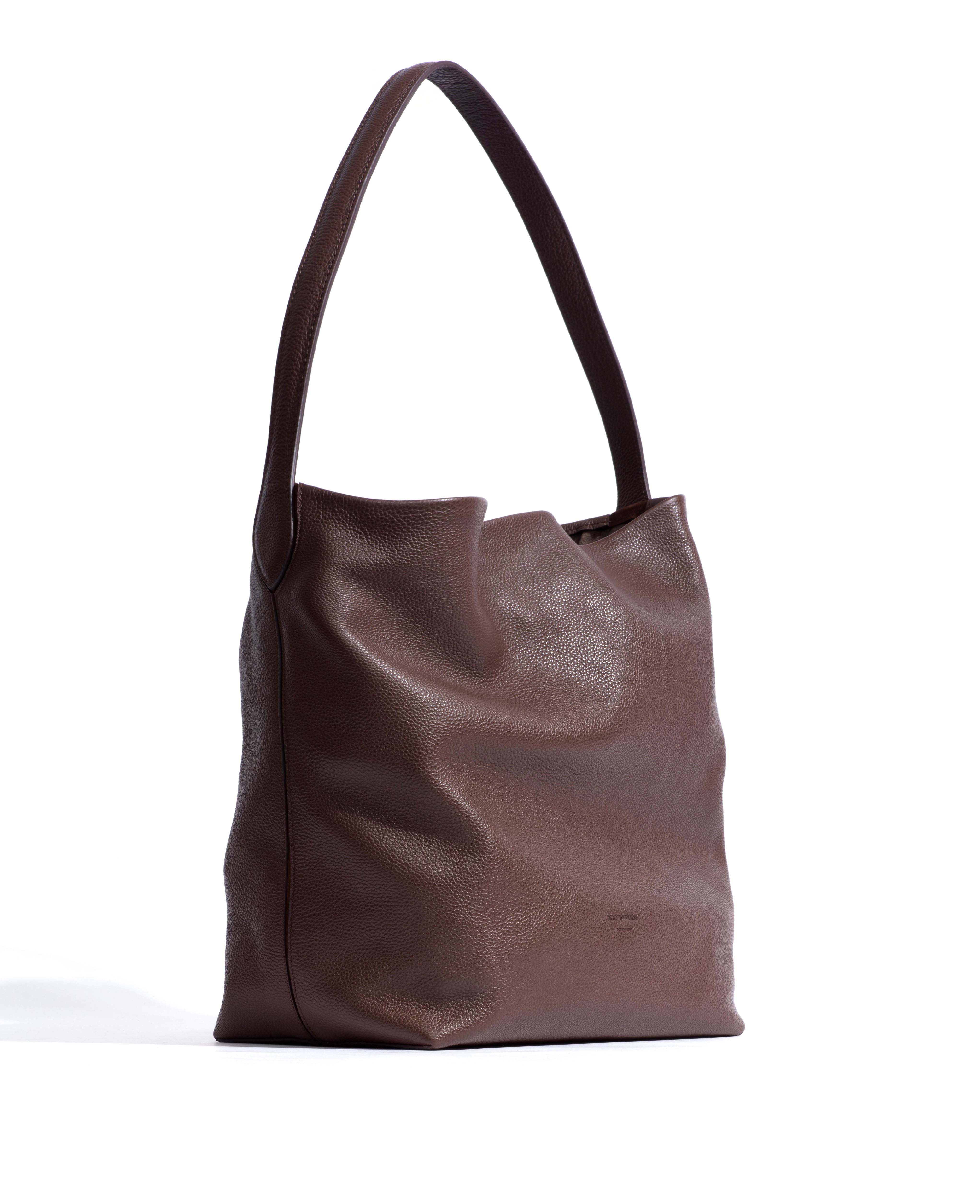 Versa slouchy everyday bag Pebbled soft calf Chocolate - Image 2